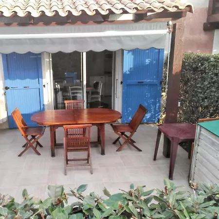 Maison Confortable A 33 M² Avec Piscine Partagee